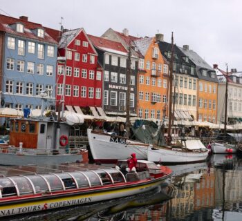 Co zobaczyć w Danii? Najpiękniejsze miasta i regiony dla podróżujących busem